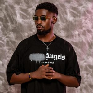 Sporty Style Untuk kaos olahraga atau gaya sporty